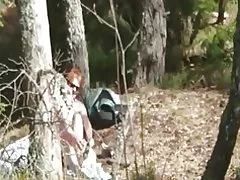 Shveytsariya xotini tug'yonga ketgan redhead ochiq-oydin ip va fuck