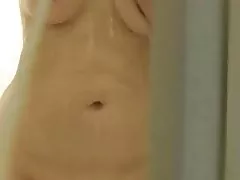 Emas, uning buvisi ta'lim jinsiy vaginal